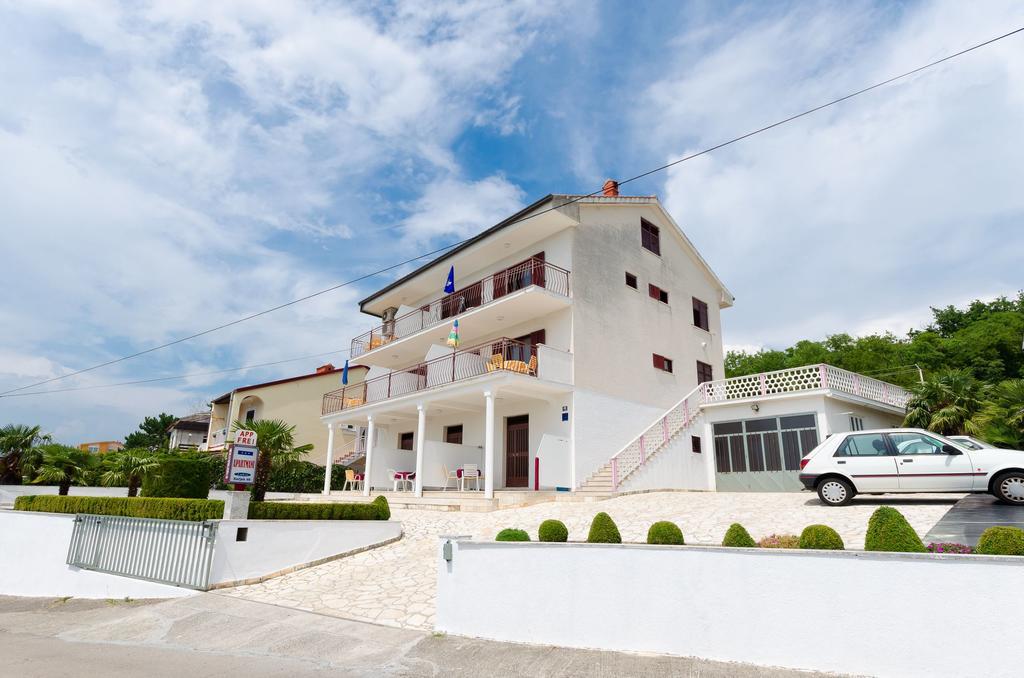 Apartments Rozaria Dramalj Esterno foto